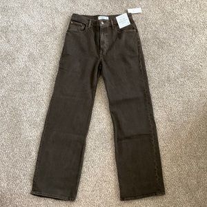 Abercrombie & Fitch 90s relaxed jean, high rise. New with tags! Never worn.